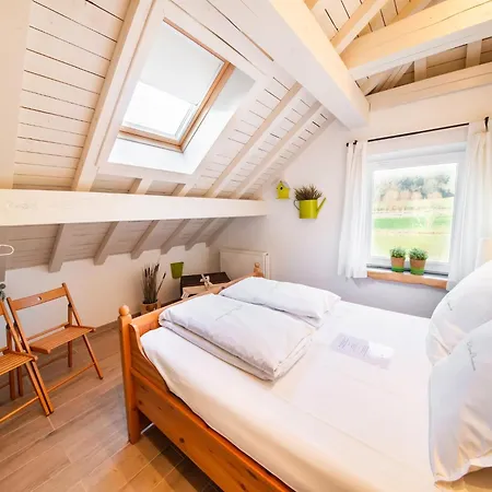 Prázdninový dům Beautiful Near With Rural View *